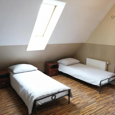 Pokoje Gościnne z Prywatną Łazienką dla firm-2